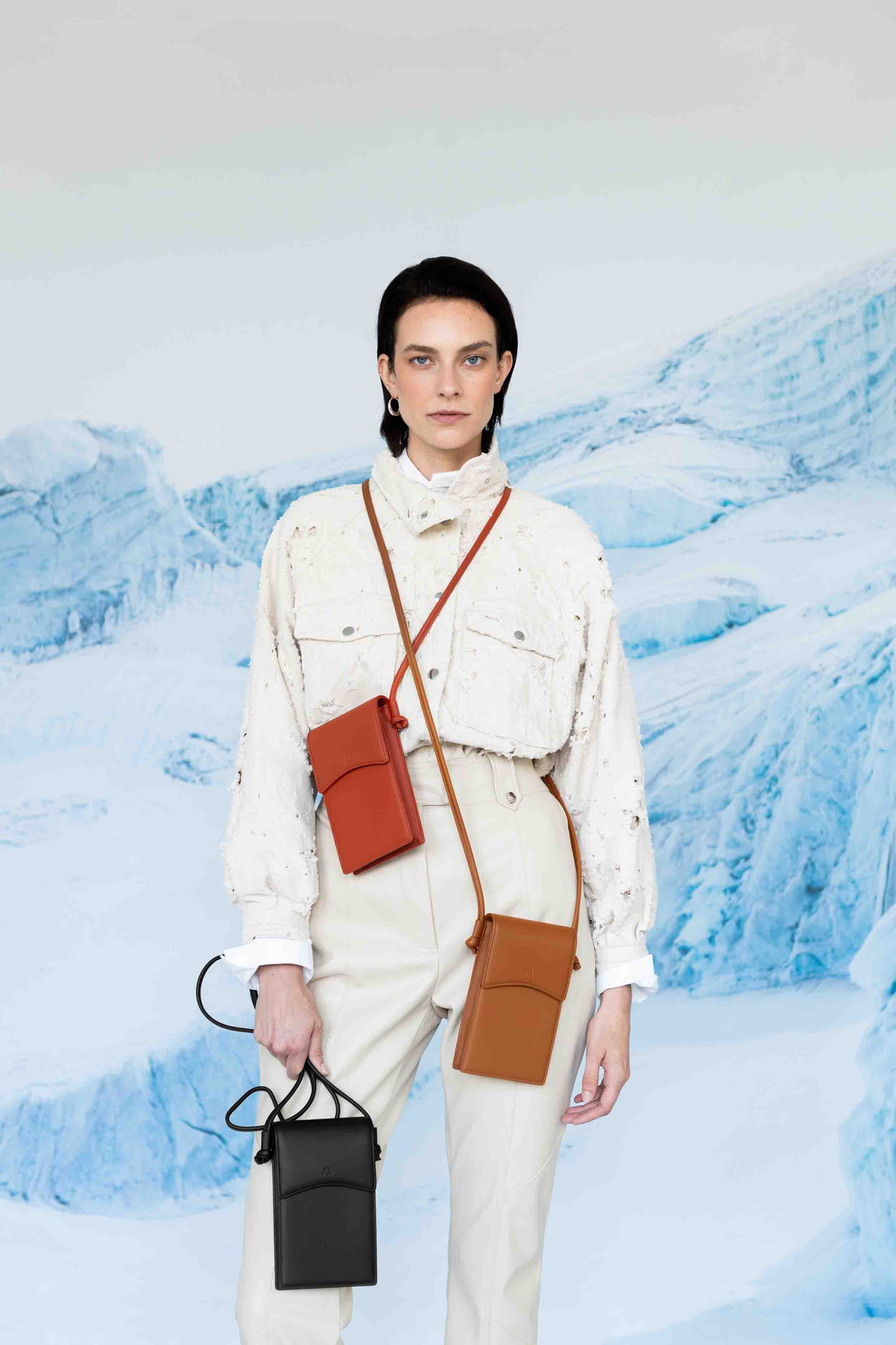 Arch Smartphone Pouch - cognac - Image 3