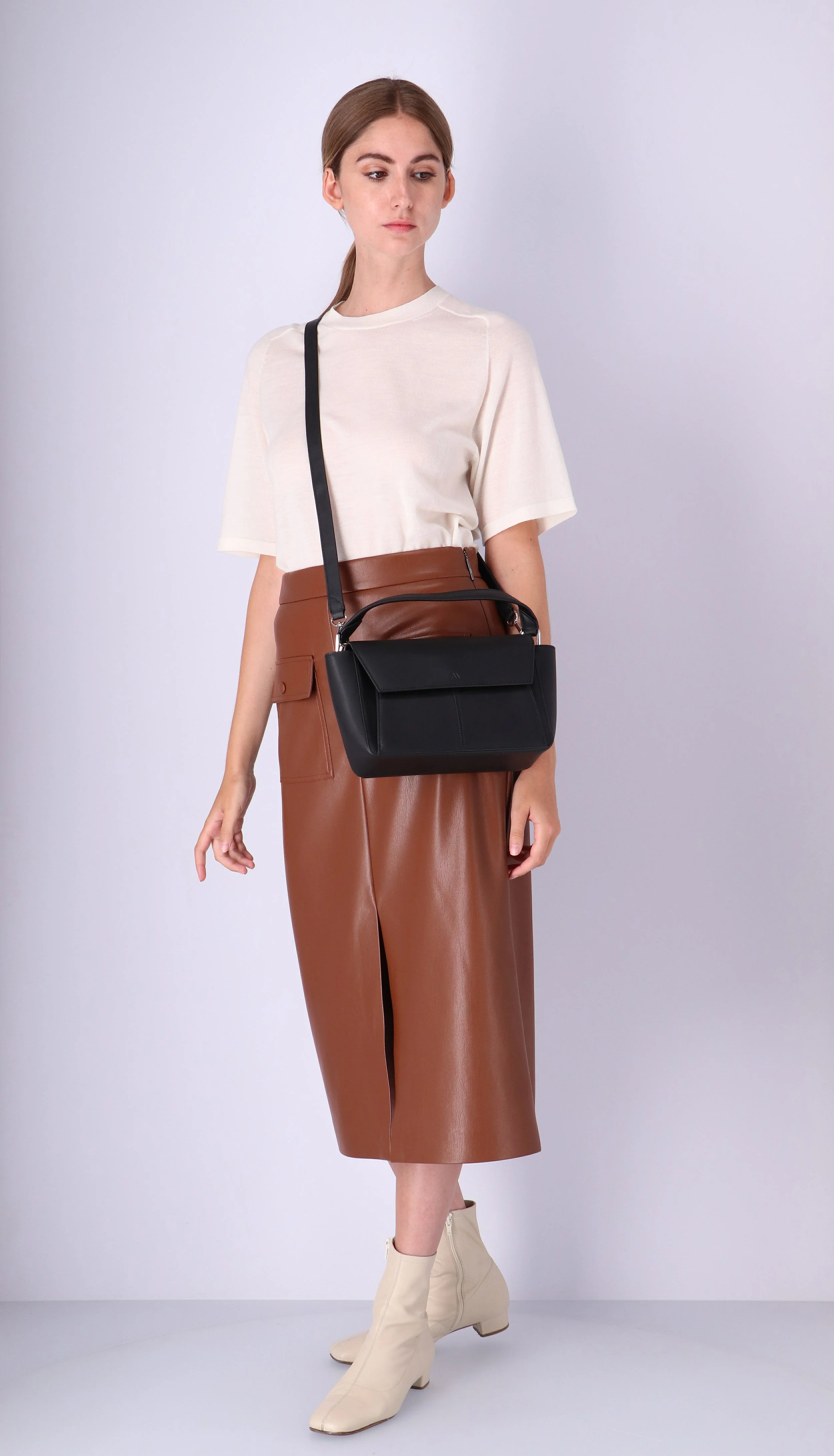 Ikon Shoulder Bag - black - Image 7