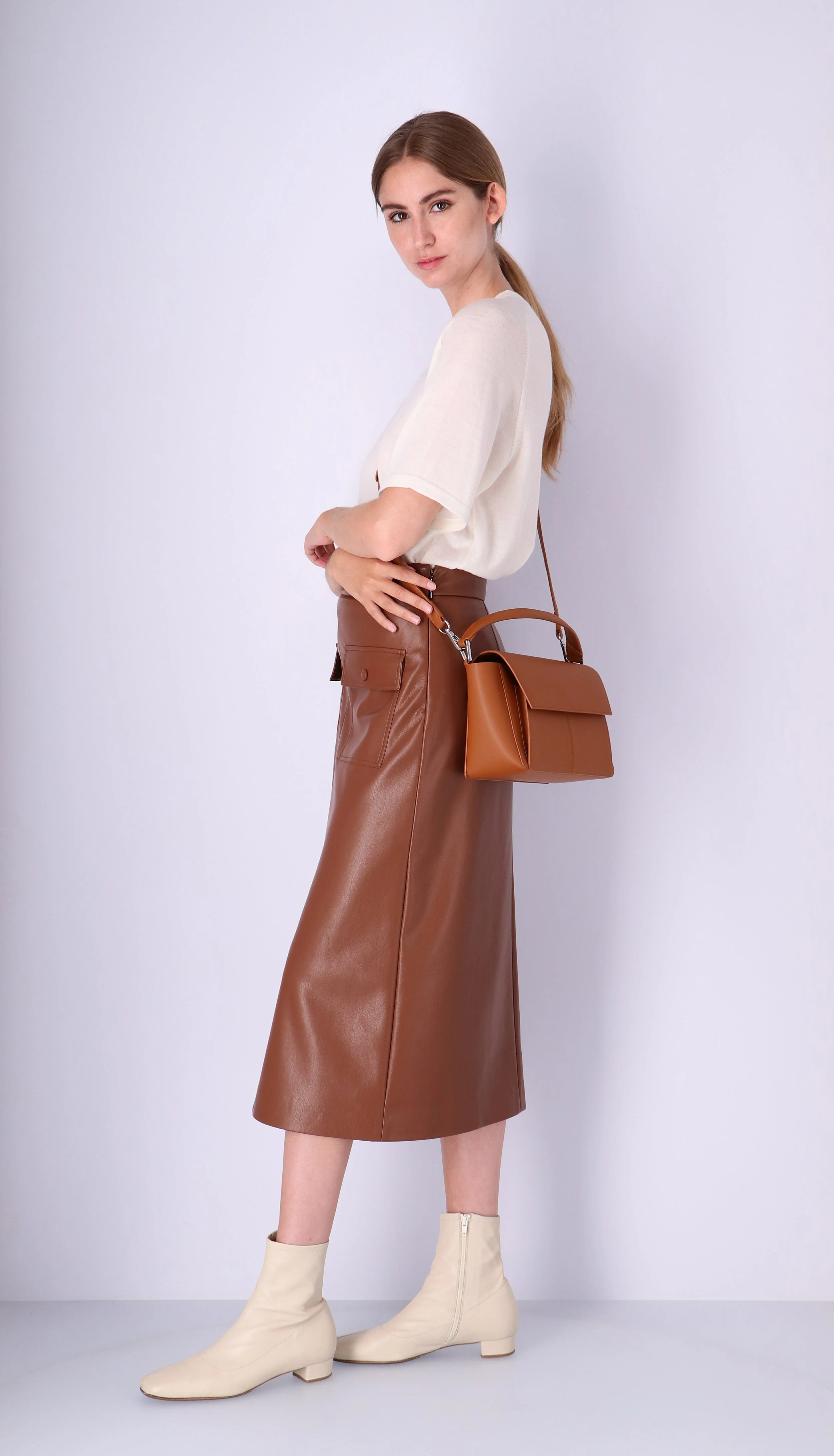 Ikon Shoulder Bag - cognac - Image 6