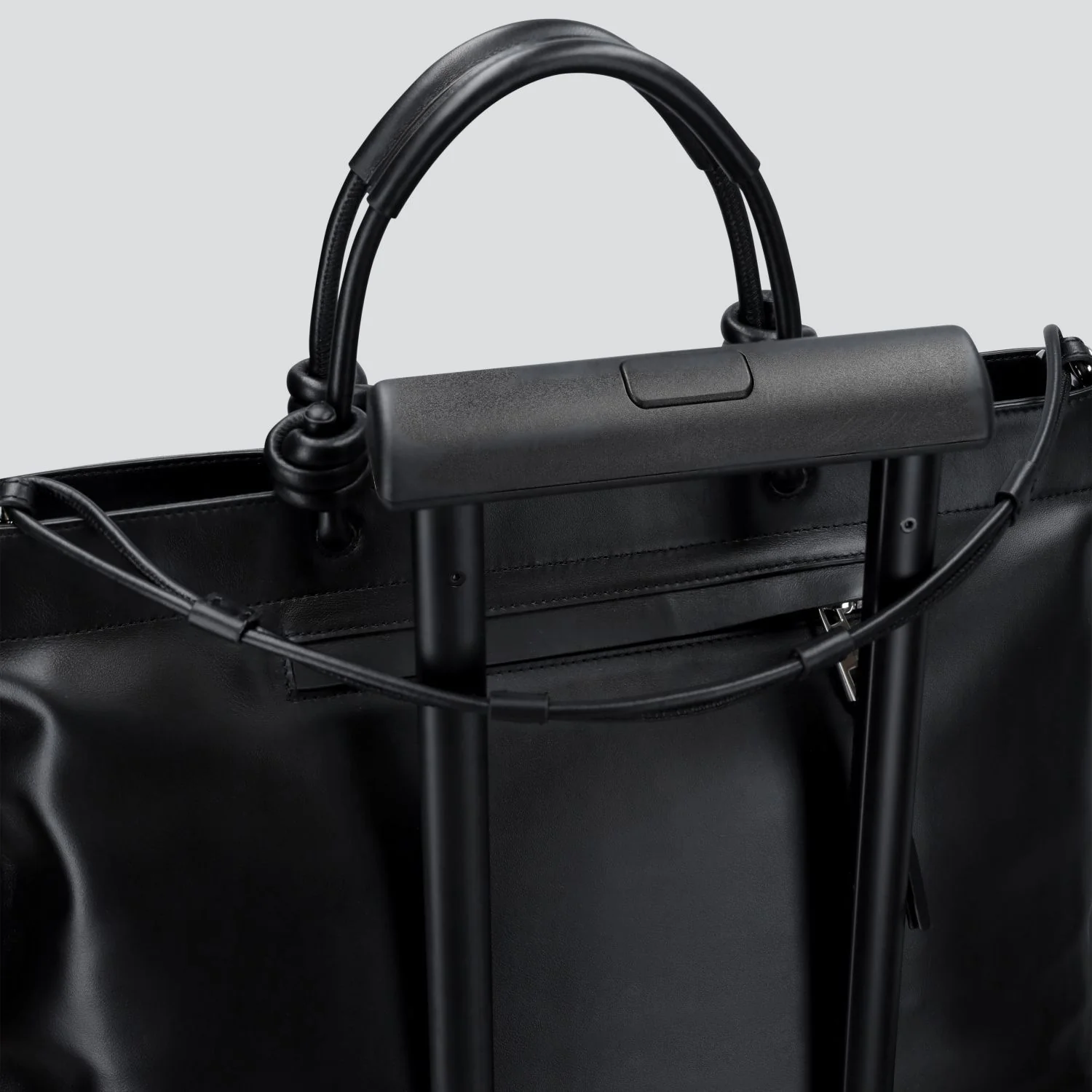 Midi Loop - nappa black - Image 4