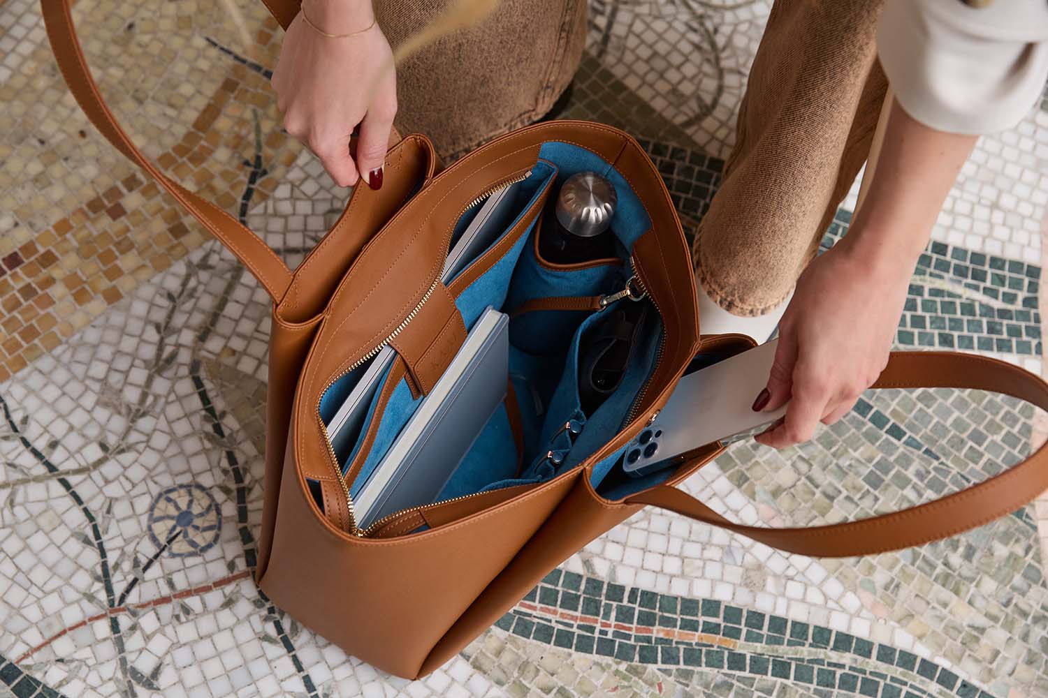 Midi Pyramid - cognac - Image 6