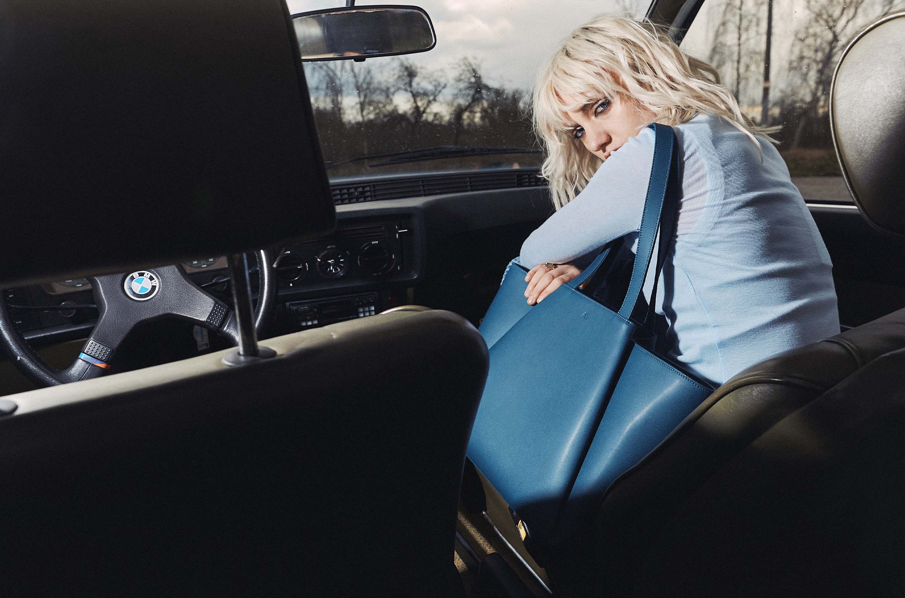 Midi Pyramid - teal blue - Image 4